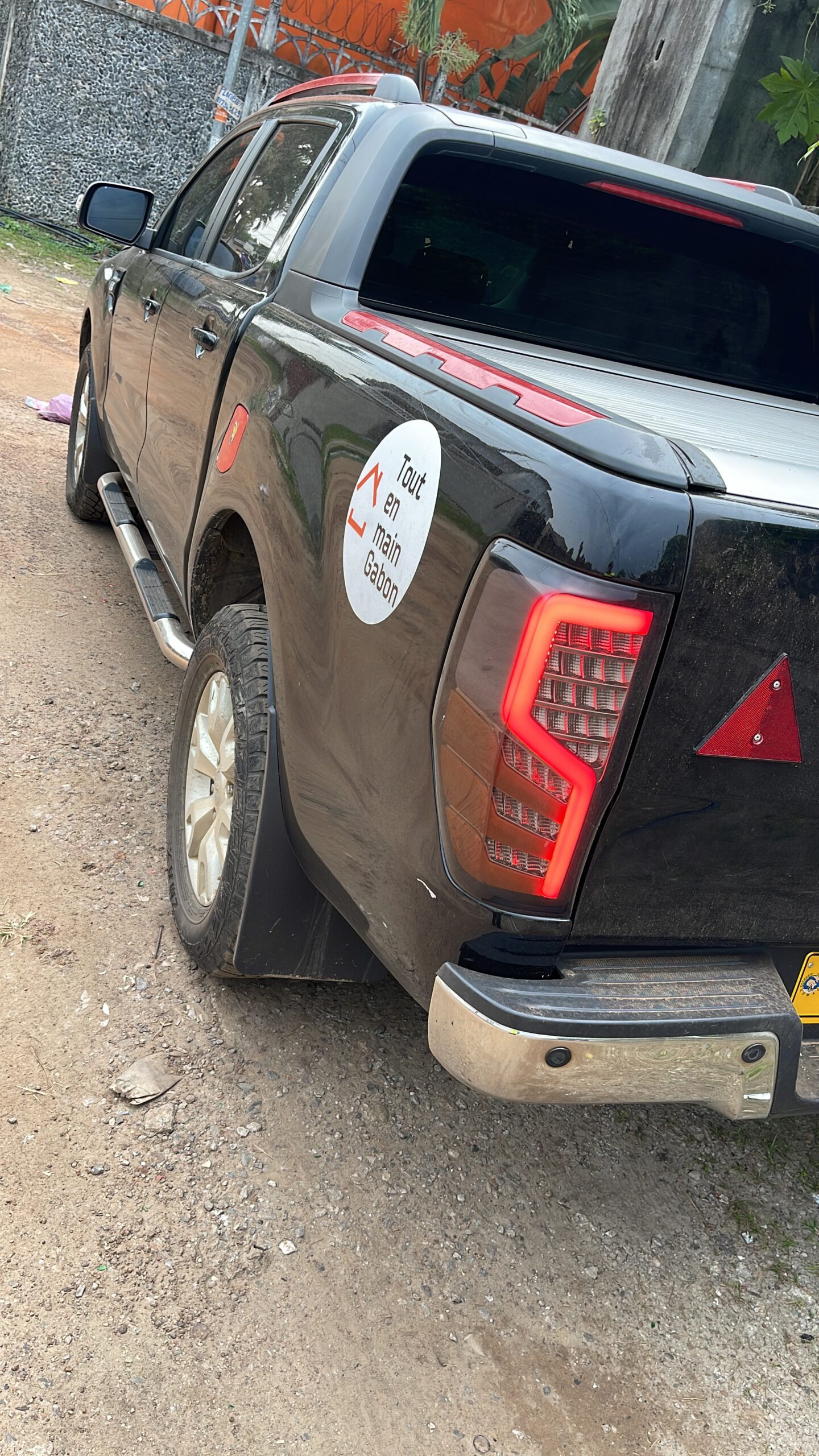 Livraison de matériel électrique au Gabon à Libreville — TEMG